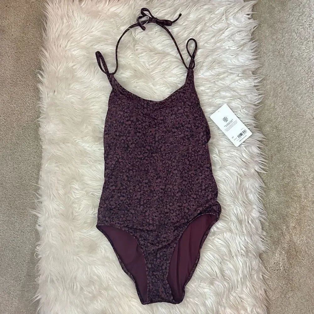 Athleta Keyhole One Piece Swimsuit - Picture 5 of 12